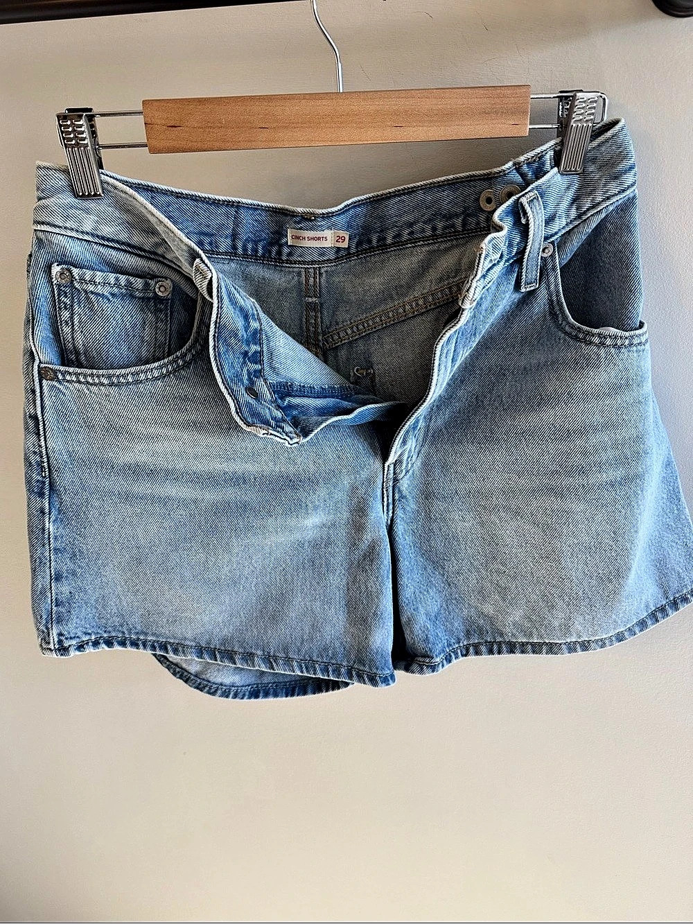 Levi's Cinch Mid-Thigh Shorts Denim Waist 29